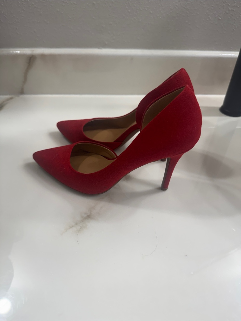 Jessica Simpson Scarlet Pointed-Toe Pumps - Picture 2 of 4